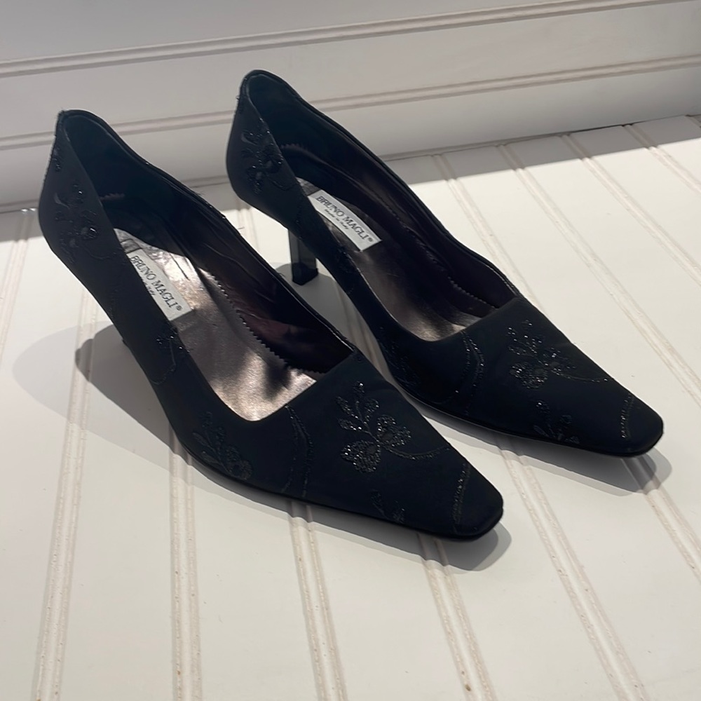 Bruno Magli black beaded fabric pumps size 9.5